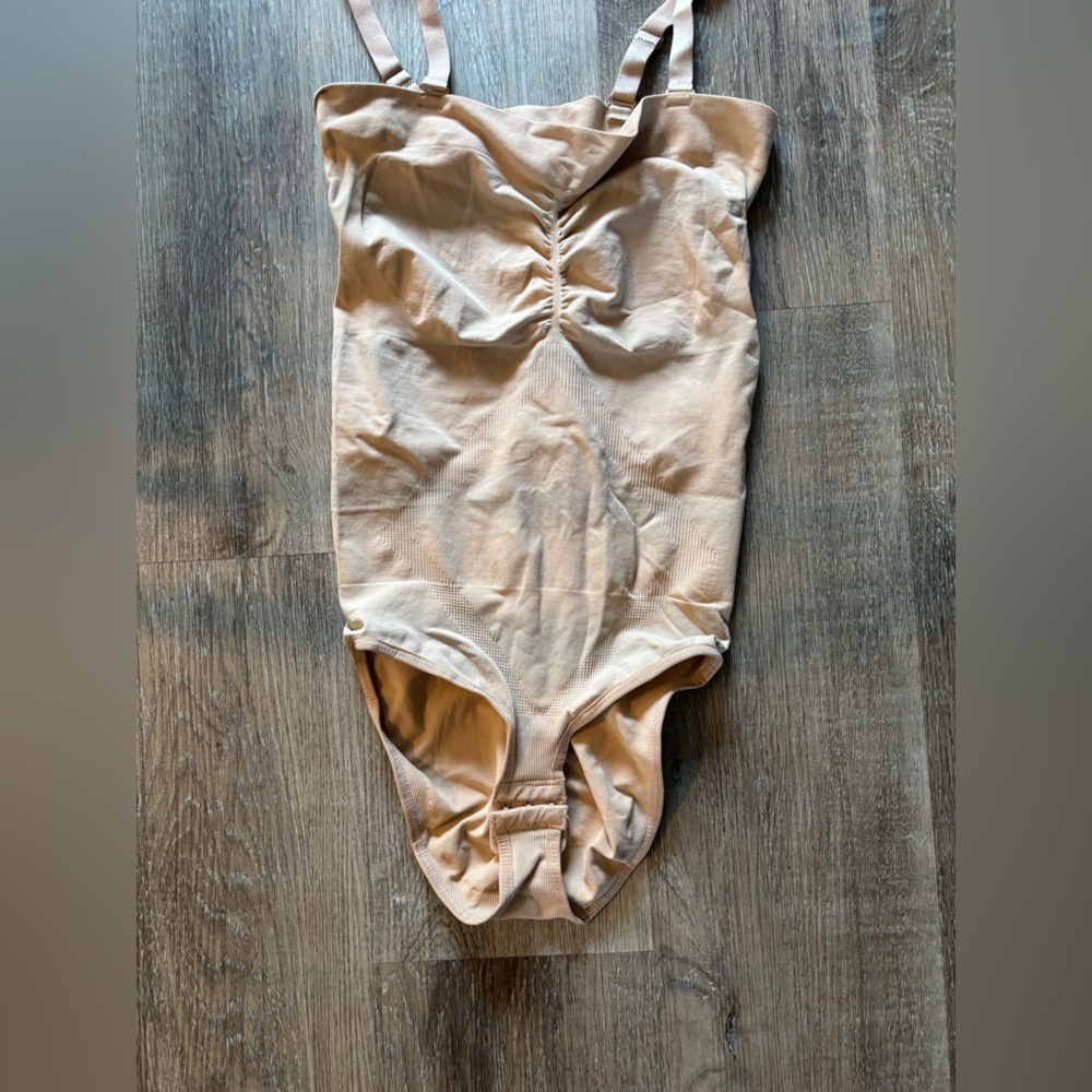 Ladies Shapewear Tan One Piece Large NWOT